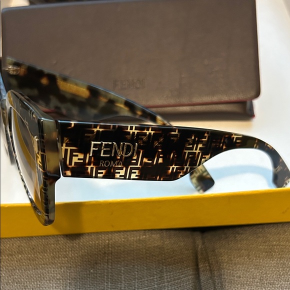 Fendi Tortoiseshell Sunglasses with Gold Accents main image 7